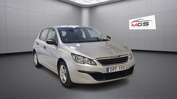 Peugeot 308 2 of 5