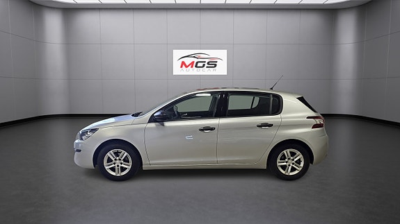Peugeot 308 8 of 25
