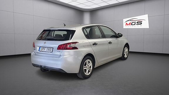 Peugeot 308 3 of 5