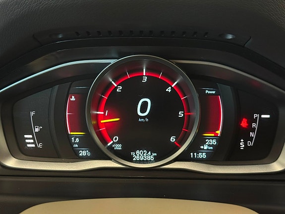 Volvo XC70 13 of 30