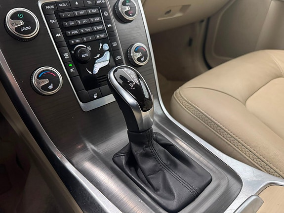 Volvo XC70 17 of 30