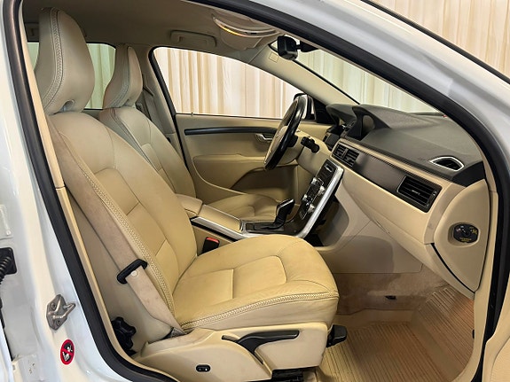 Volvo XC70 10 of 30