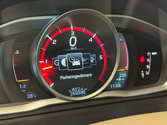 Volvo XC70 14 of 30