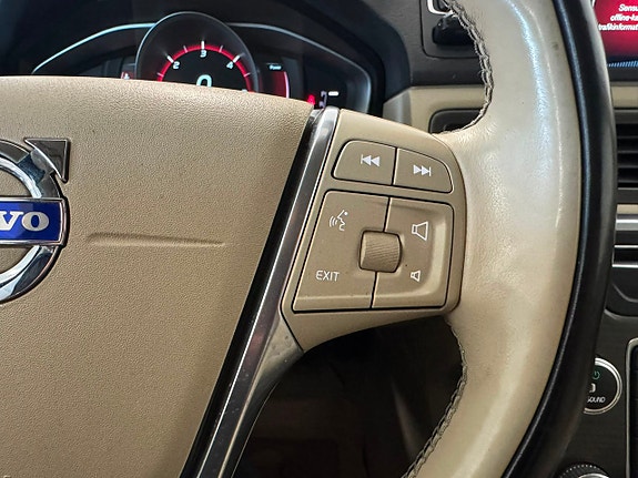 Volvo XC70 12 of 30