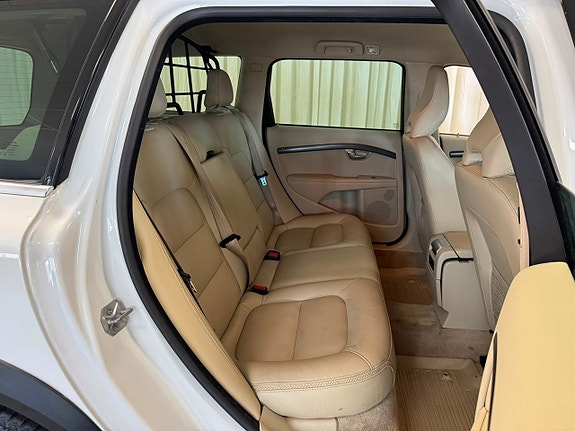 Volvo XC70 24 of 30