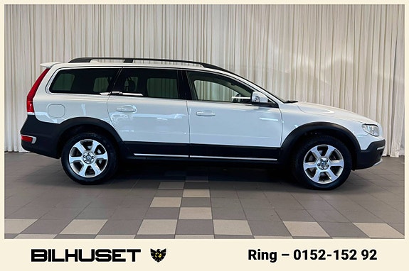 Volvo XC70 2 of 5
