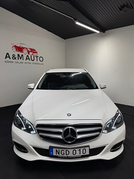 Mercedes-Benz E220 2 of 21