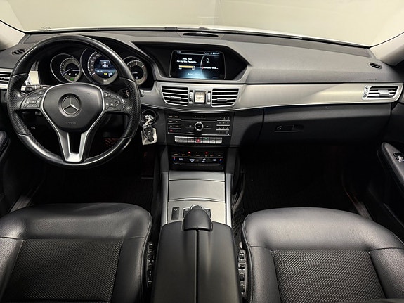 Mercedes-Benz E220 11 of 21