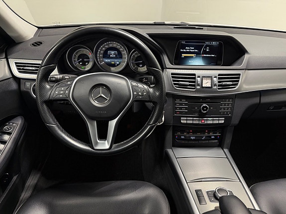 Mercedes-Benz E220 12 of 21