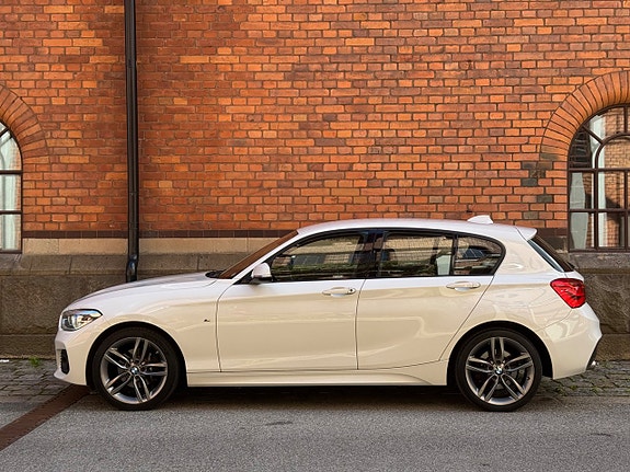 BMW 120d 2 of 5