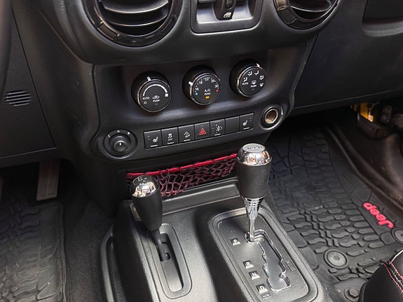 Jeep Wrangler 16 of 23