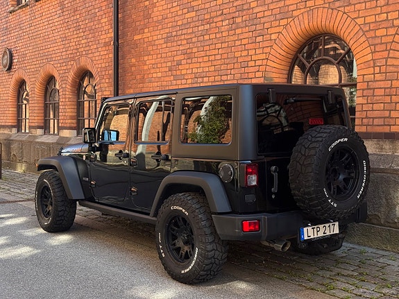 Jeep Wrangler 5 of 23
