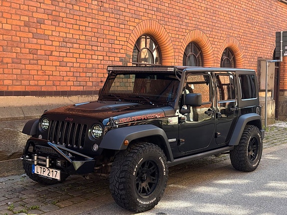 Jeep Wrangler 2 of 23