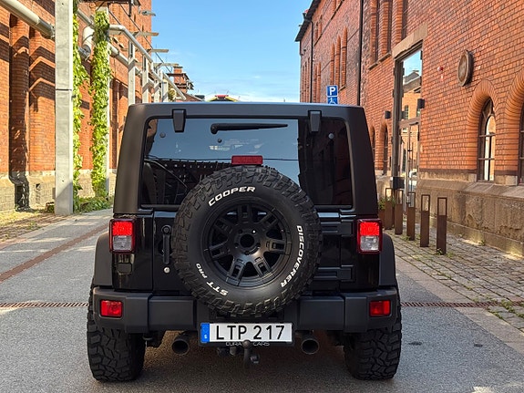 Jeep Wrangler 19 of 23