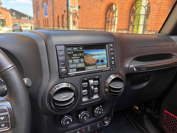 Jeep Wrangler 13 of 23