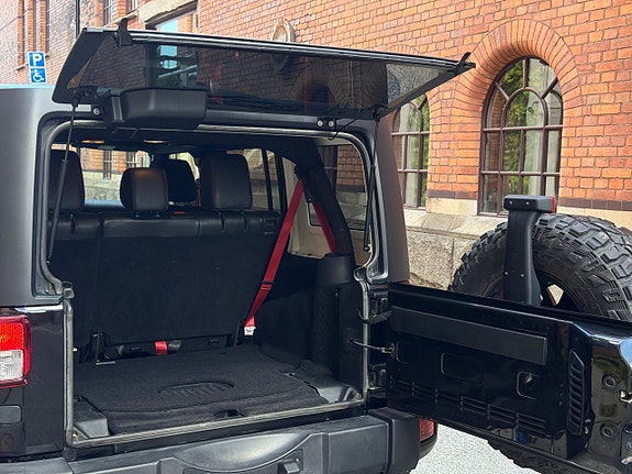 Jeep Wrangler 20 of 23