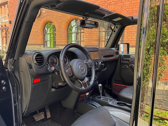 Jeep Wrangler 9 of 23