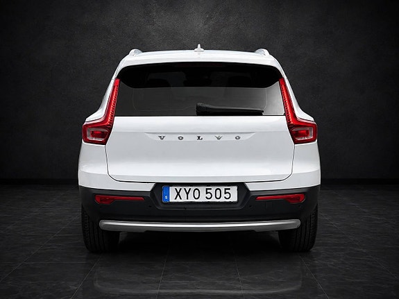 Volvo XC40 4 of 11