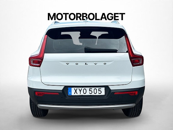 Volvo XC40 4 of 5