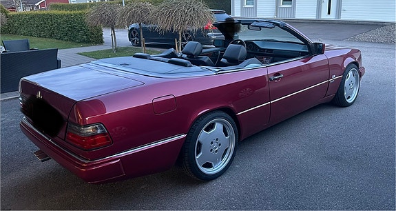 Mercedes-Benz 300 CE-24 2 of 5