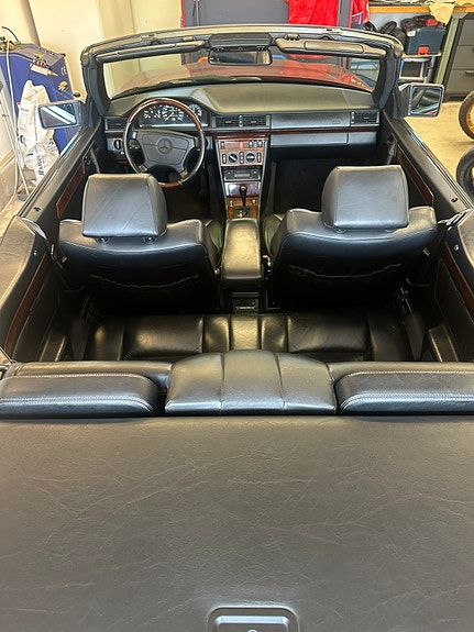 Mercedes-Benz 300 CE-24 5 of 5