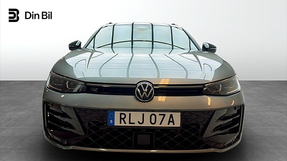 Volkswagen Passat 4 of 14