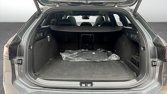 Volkswagen Passat 13 of 14