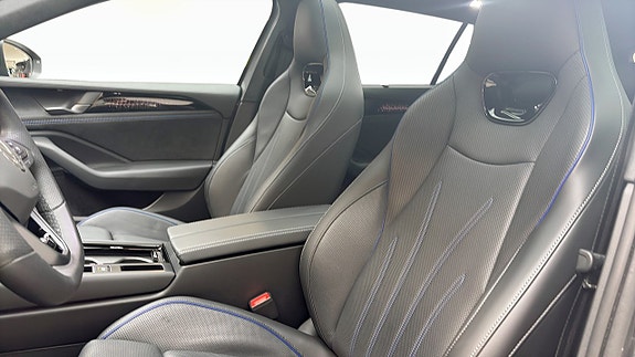 Volkswagen Passat 8 of 14
