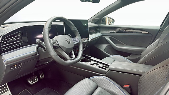Volkswagen Passat 7 of 14