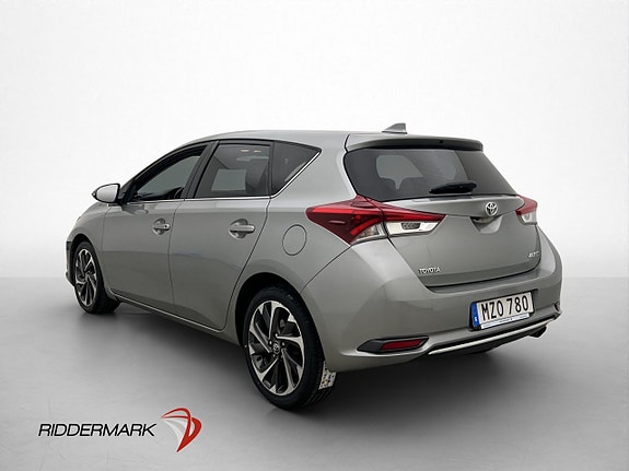 Toyota Auris 8 of 30