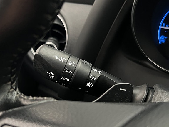 Toyota Auris 13 of 30