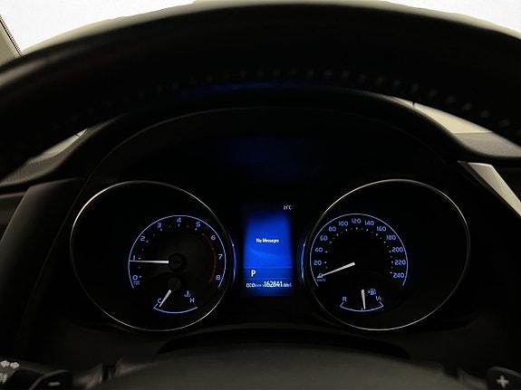 Toyota Auris 15 of 30
