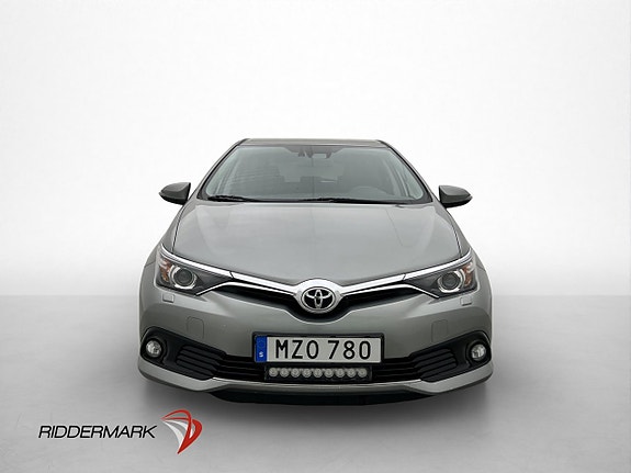 Toyota Auris 2 of 30