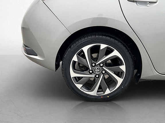 Toyota Auris 29 of 30