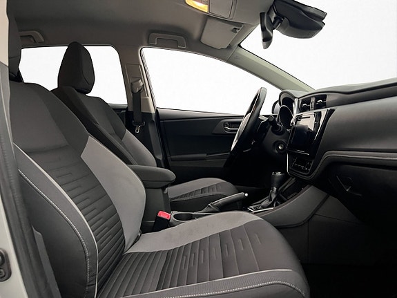 Toyota Auris 23 of 30