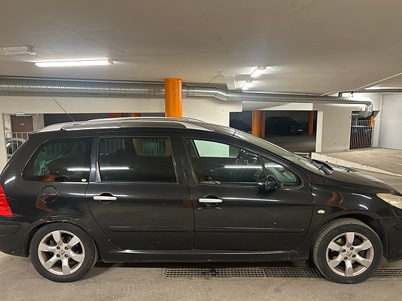 Peugeot 307 SW 3 of 5