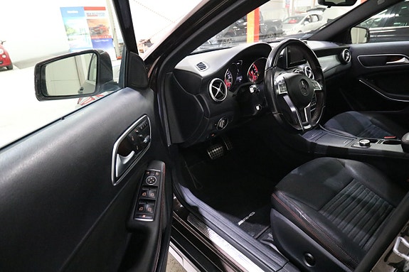 Mercedes-Benz GLA220 8 of 22