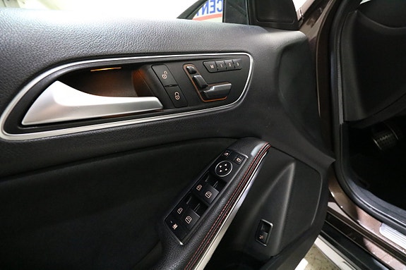 Mercedes-Benz GLA220 9 of 22