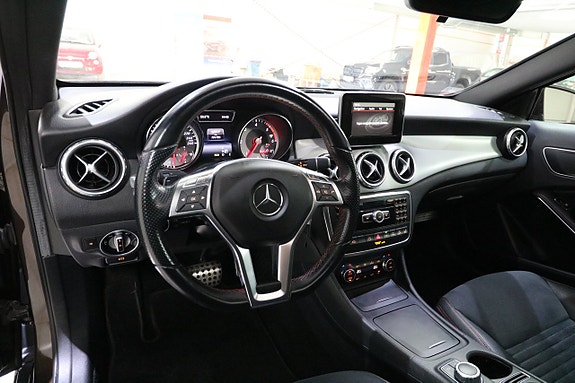 Mercedes-Benz GLA220 10 of 22