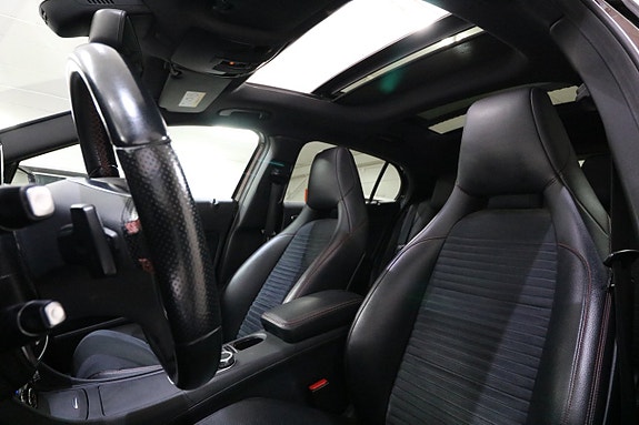 Mercedes-Benz GLA220 11 of 22