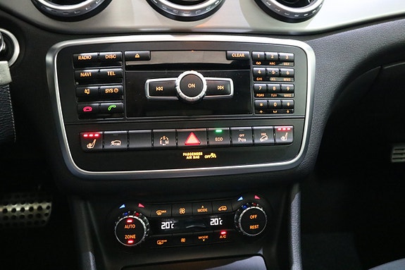 Mercedes-Benz GLA220 12 of 22