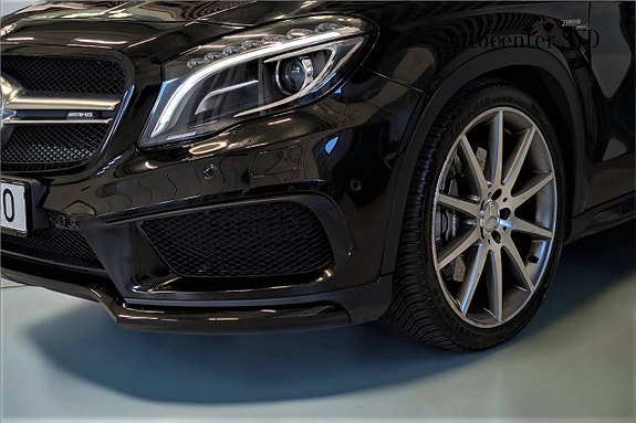 Mercedes-Benz GLA45 8 of 22