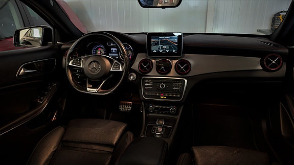 Mercedes-Benz GLA45 13 of 22