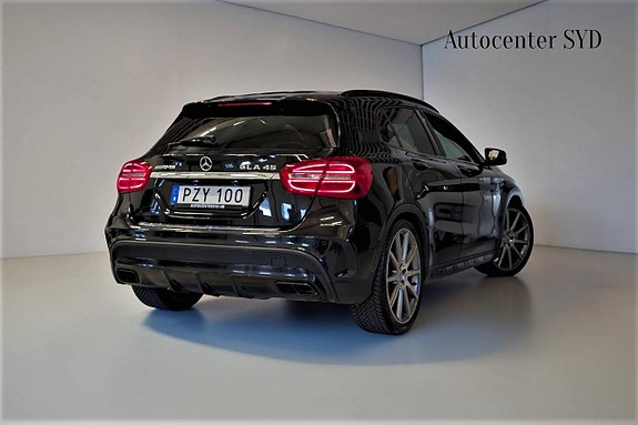 Mercedes-Benz GLA45 3 of 5