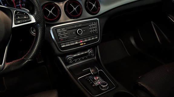 Mercedes-Benz GLA45 15 of 22