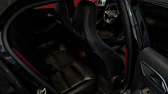 Mercedes-Benz GLA45 17 of 22