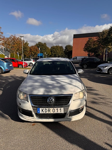 Volkswagen Passat 4 of 9
