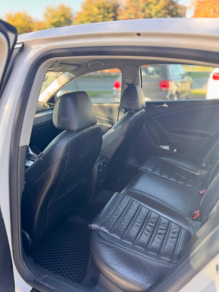 Volkswagen Passat 5 of 9
