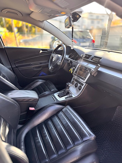 Volkswagen Passat 7 of 9