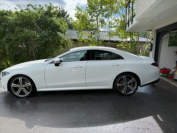 Mercedes-Benz CLS450 3 of 5